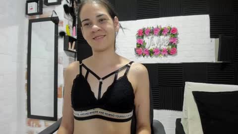 Snapshot of abby_connie chatting on February 25, 3:20 am Abby Connie online show from February 25, 3:20 am