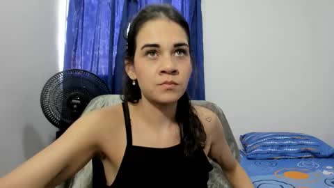 Snapshot of abby_connie chatting on December 14, 6:23 pm Abby Connie online show from December 14, 6:23 pm