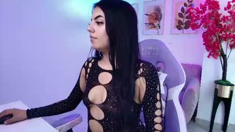Snapshot of abby_derry chatting on June 10, 7:35 pm abby_derry online show from June 10, 7:35 pm