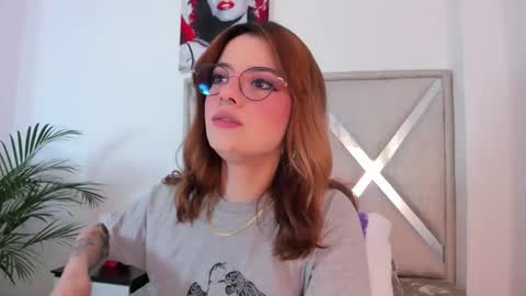 Snapshot of abby_jones2 chatting on March 6, 5:04 am abby jones online show from March 6, 5:04 am