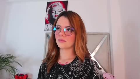 Snapshot of abby_jones2 chatting on March 18, 3:09 am abby jones online show from March 18, 3:09 am