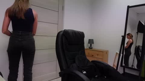 ABBY LAKER online show from December 29, 2:17 am