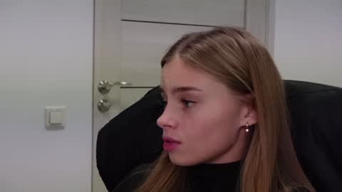 ABBY LAKER online show from January 11, 12:01 am