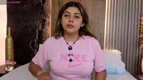 Abbygail online show from November 15, 12:45 pm