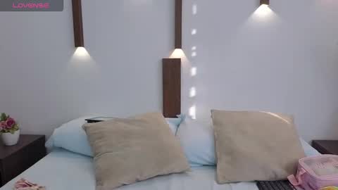 Abbygail online show from December 18, 12:33 pm