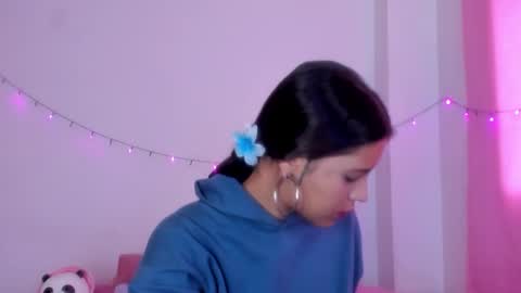 Snapshot of abby_rousee chatting on October 6, 1:30 pm abby_rousee online show from October 6, 1:30 pm