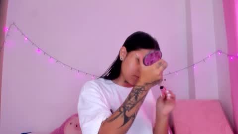 Snapshot of abby_rousee chatting on October 20, 1:00 pm abby_rousee online show from October 20, 1:00 pm