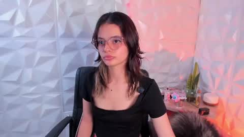 Snapshot of abby_saenz01 chatting on July 4, 9:10 pm Abby Saenz online show from July 4, 9:10 pm