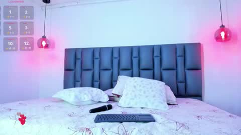 abbyadams23 online show from December 18, 3:23 am