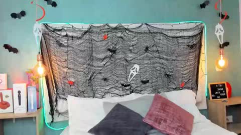 Abby Dixon  online show from October 15, 1:55 pm