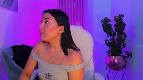 Snapshot of abbyjacksonn_ chatting on December 3, 1:54 pm ABBY online show from December 3, 1:54 pm