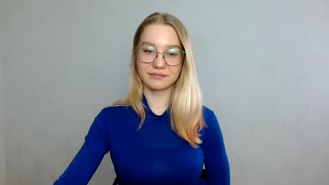 Snapshot of abbymoore__ chatting on February 26, 10:36 am Abby Lovense is active online show from February 26, 10:36 am