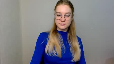 Abby Lovense is active online show from December 17, 11:27 am