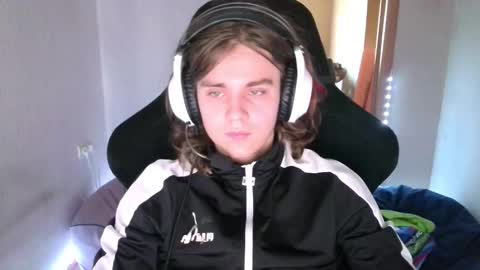 Snapshot of abbysal_blade chatting on October 20, 6:14 am abbysal_blade online show from October 20, 6:14 am