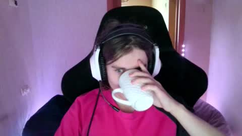 Snapshot of abbysal_blade chatting on November 7, 6:02 am abbysal_blade online show from November 7, 6:02 am