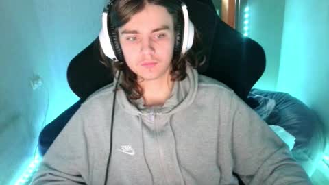 Snapshot of abbysal_blade chatting on December 17, 7:03 am abbysal_blade online show from December 17, 7:03 am