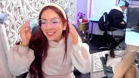 Abby Stones online show from December 9, 3:11 pm