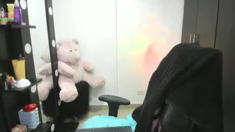     online show from December 8, 3:53 am