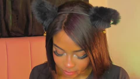 Simone    may online show from December 18, 3:15 am