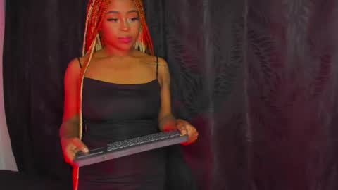 Simone    may online show from February 2, 9:30 am