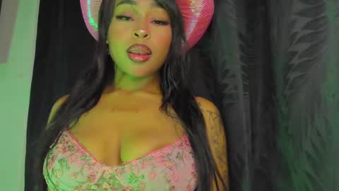 Simone    may online show from February 20, 7:34 am