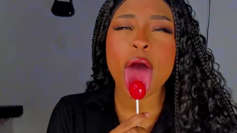 Simone    may online show from September 12, 8:14 am