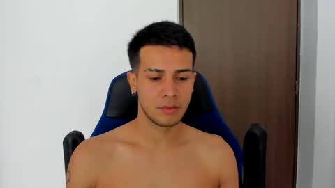 Independence model AbelAsburgo online show from February 21, 6:37 pm