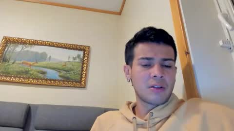 Independence model AbelAsburgo online show from September 11, 9:04 pm