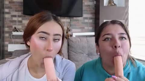 Abella online show from September 23, 2:09 pm