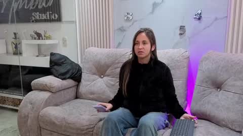 Snapshot of abella_as_ chatting on April 25, 1:41 pm abella_as_ online show from April 25, 1:41 pm