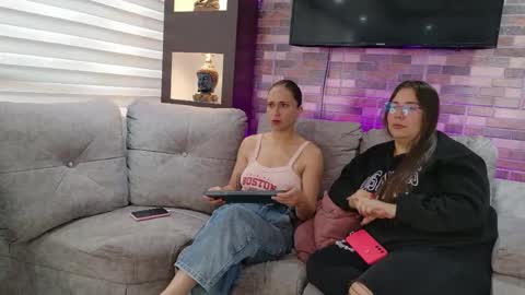 Snapshot of abella_as_ chatting on May 20, 2:01 pm abella_as_ online show from May 20, 2:01 pm