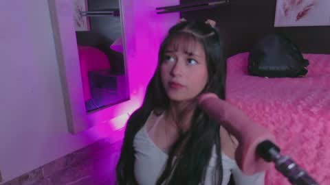 Snapshot of abella_as_ chatting on May 28, 2:36 pm abella_as_ online show from May 28, 2:36 pm