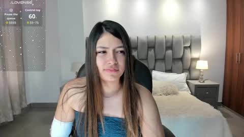 Snapshot of abella_ruiz chatting on November 26, 12:17 pm Abella Ruiz online show from November 26, 12:17 pm