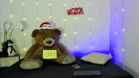  Abella and Kendra  online show from December 6, 8:40 pm