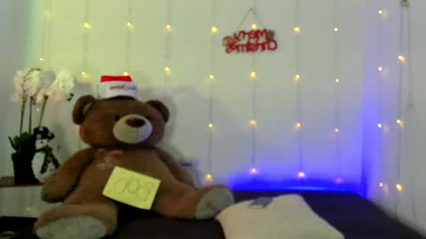  Abella and Kendra  online show from December 11, 9:45 pm