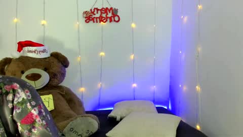  Abella and Kendra  online show from December 17, 7:04 pm