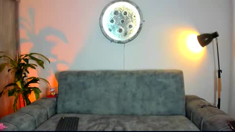 Snapshot of abellaconnor chatting on February 16, 12:40 am Abella and Kendra online show from February 16, 12:40 am