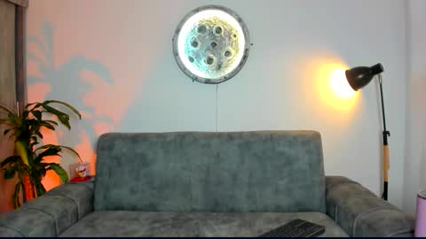 Snapshot of abellaconnor chatting on February 16, 9:44 pm Abella and Kendra online show from February 16, 9:44 pm