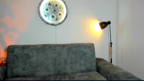 Snapshot of abellaconnor chatting on February 21, 11:50 pm Abella and Kendra online show from February 21, 11:50 pm