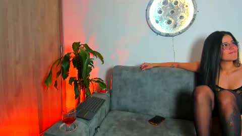 Snapshot of abellaconnor chatting on June 12, 11:46 pm Abella and Kendra online show from June 12, 11:46 pm