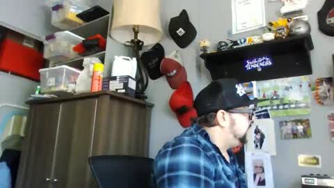 Snapshot of abennett76 chatting on May 27, 4:04 pm AJ online show from May 27, 4:04 pm