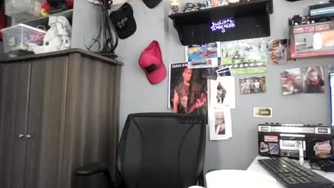 Snapshot of abennett76 chatting on June 12, 2:16 pm AJ online show from June 12, 2:16 pm