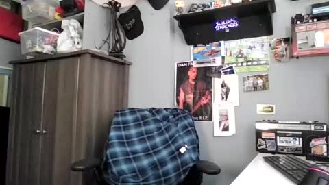 AJ online show from June 23, 3:43 pm