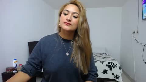 ximena online show from December 1, 12:54 pm