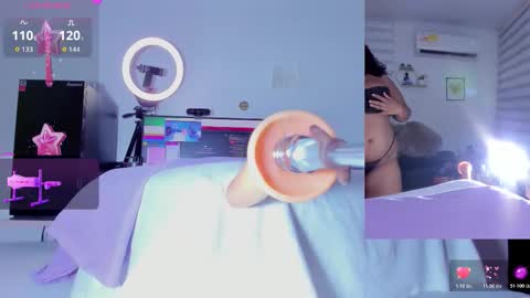 Snapshot of abigail__girl_ chatting on November 20, 6:40 pm Abigail online show from November 20, 6:40 pm