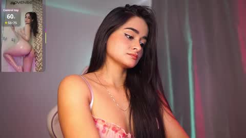 Snapshot of abigail_adamss_ chatting on October 14, 6:20 pm Abigail online show from October 14, 6:20 pm