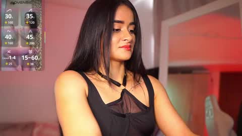 Snapshot of abigail_adamss_ chatting on October 18, 7:36 pm Abigail online show from October 18, 7:36 pm