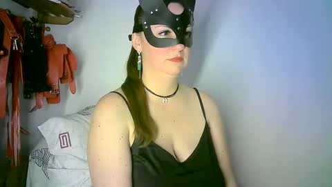 Snapshot of abigailove4u chatting on February 17, 7:21 pm GoldenFish online show from February 17, 7:21 pm