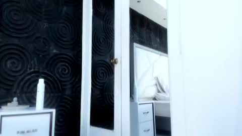 Abigail online show from November 6, 11:11 am