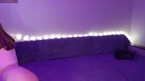 Abigail online show from December 4, 4:27 pm